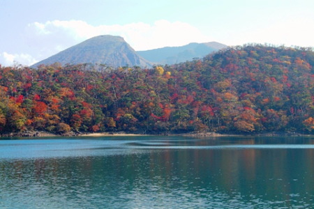 紅葉のえびの高原 六観音御池